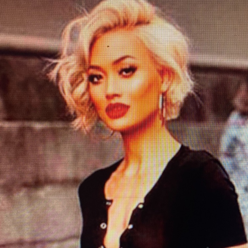 Meet your Posher, Briana